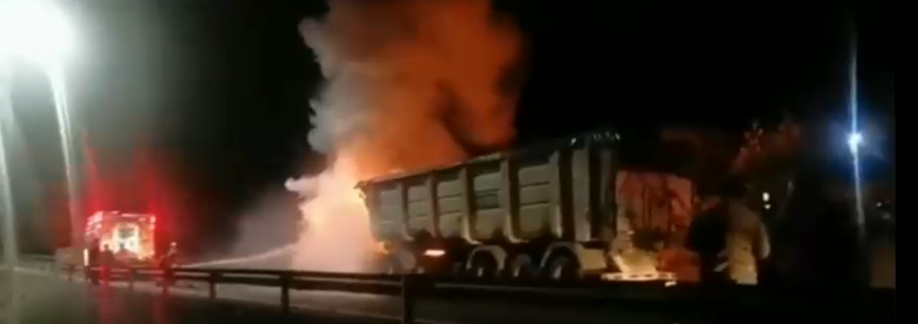 Atentado incendiario en Ruta 5 Sur. 