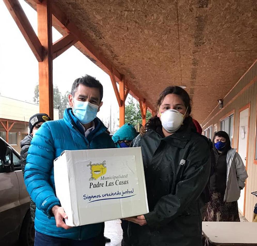 Raul Henriquez entrega de cajas PLC