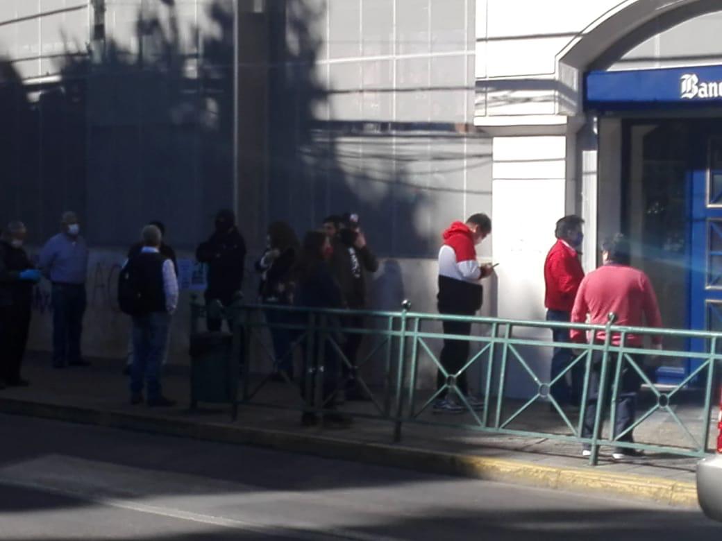 Tránsito peatonal y vehícular en Temuco (2). 