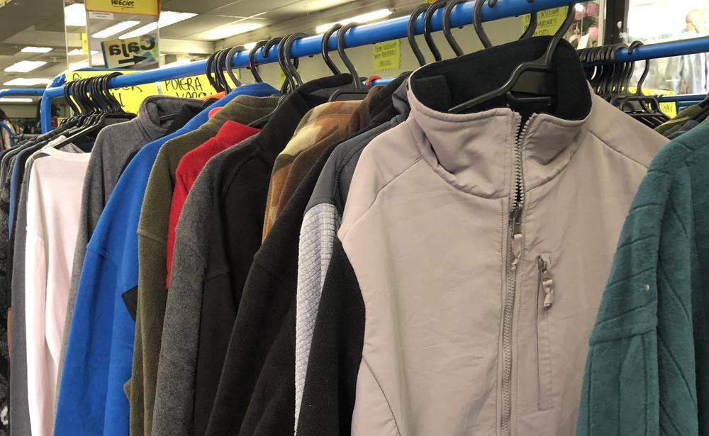Ropa de segunda mano. Ropa de segunda mano.