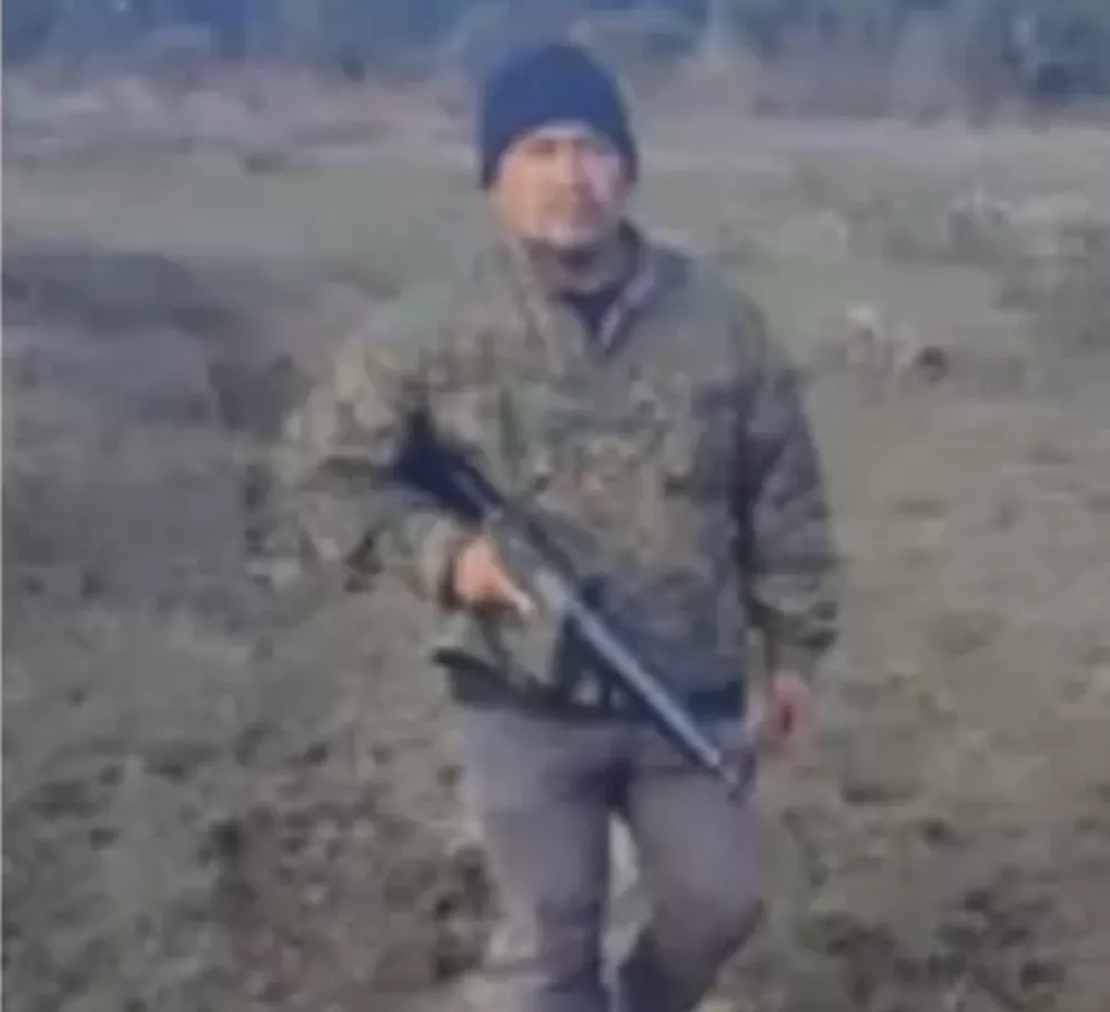 Hector Llaitul con supuesto fusil de guerra - captura video