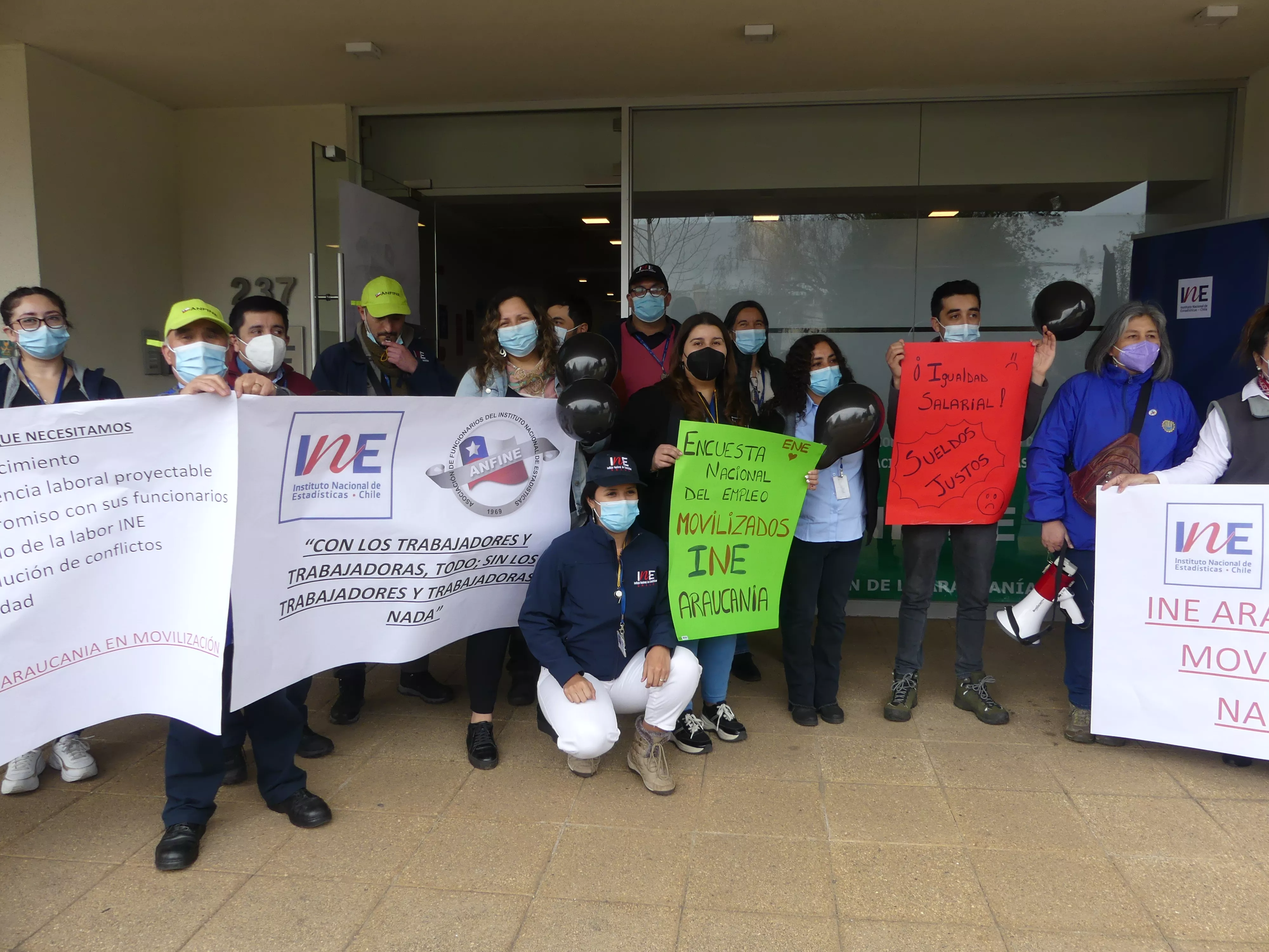 Trabajadores del INE se movilizan y exigen mejoras laborales y salariales