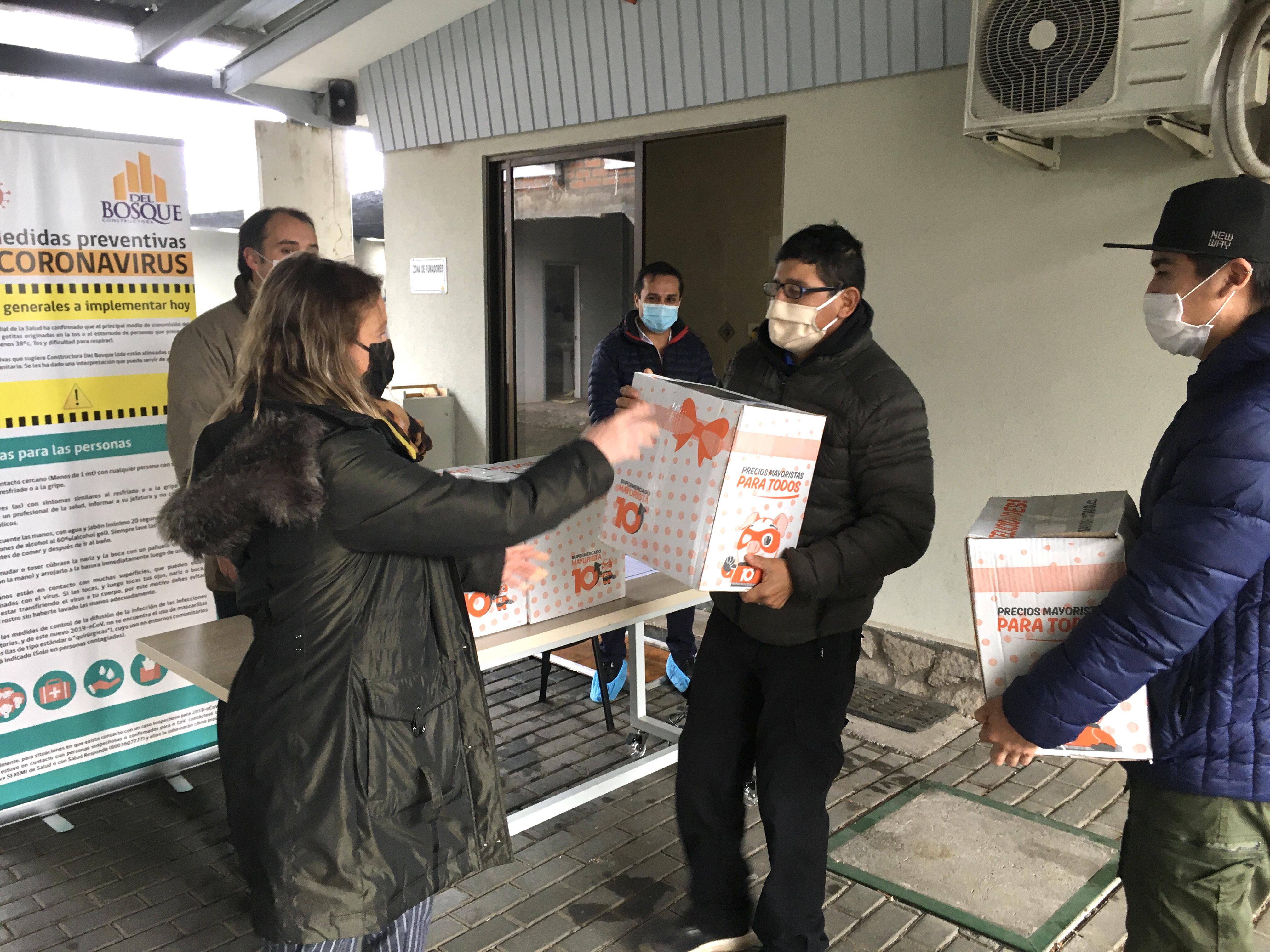 Cámara De La Construcción Entrega Cajas De Alimentos A Trabajadores ...