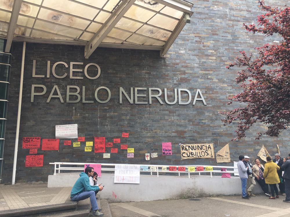 Liceo Pablo Neruda en toma