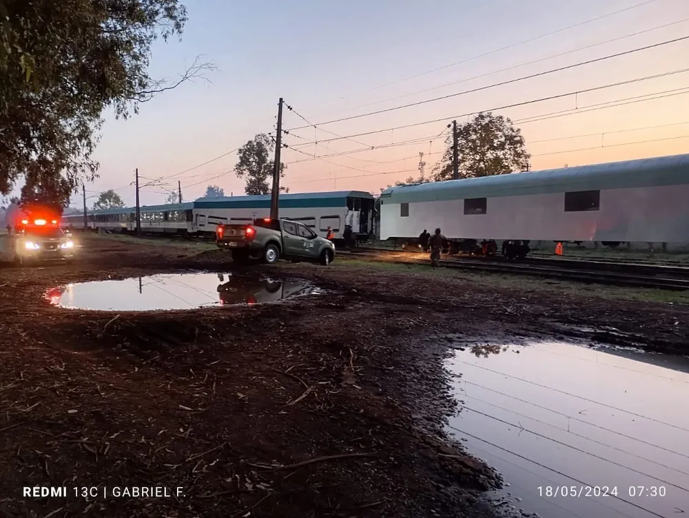Tren Santiago Temuco descarrila en plena zona roja