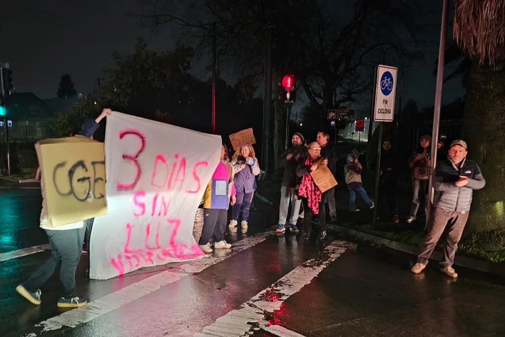 3 dias sin luz en Temuco - vecinos protestan contra CGE