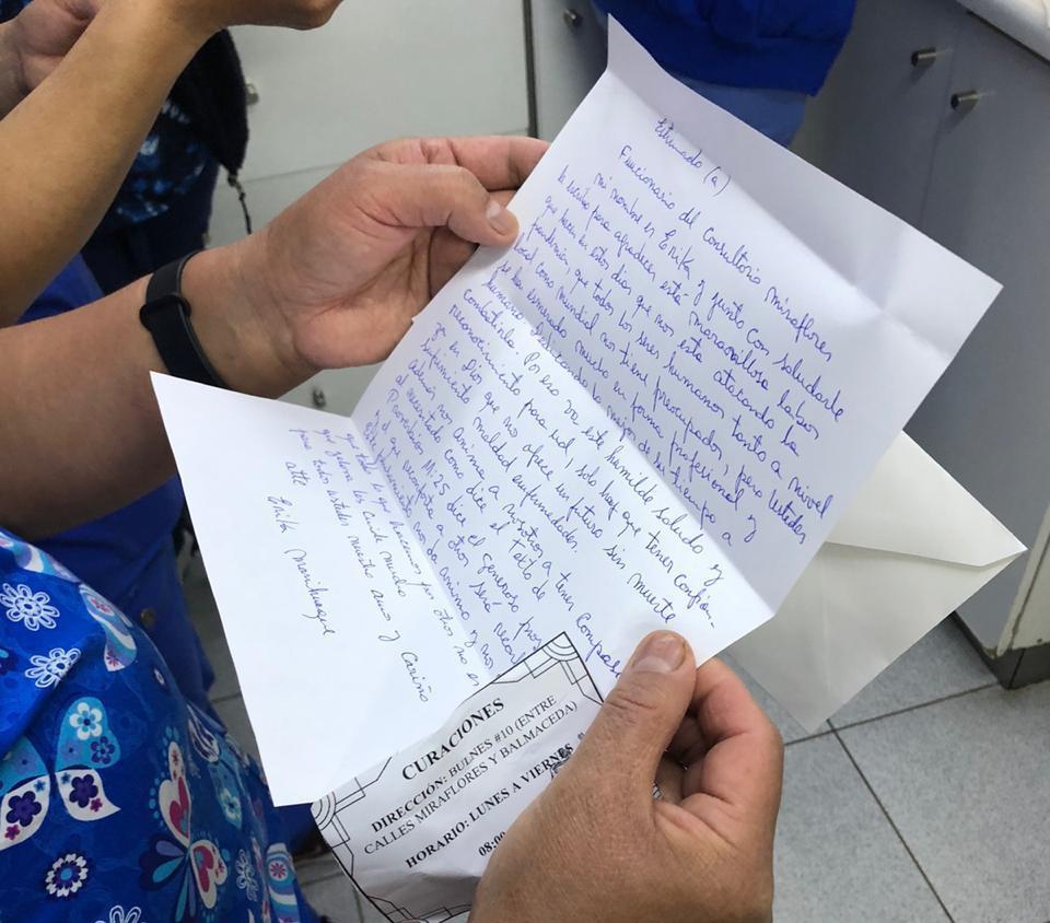 Cartas de agradecimiento a funcionarios de salud.