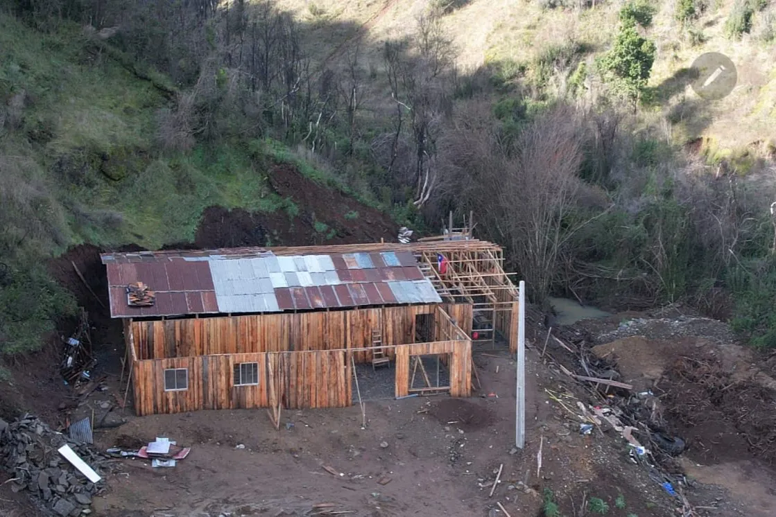 Construccion a un lado del Cerro Ñielol