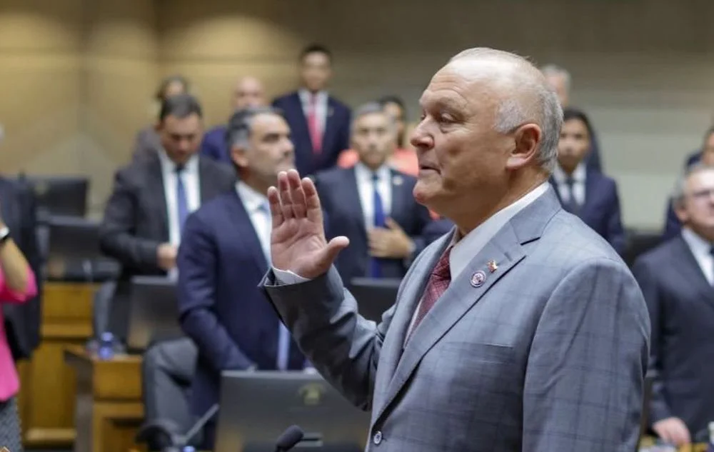 Juramento Senador M Becker