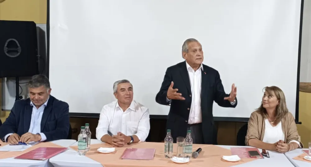 Gaston Mella presidente del AMRA