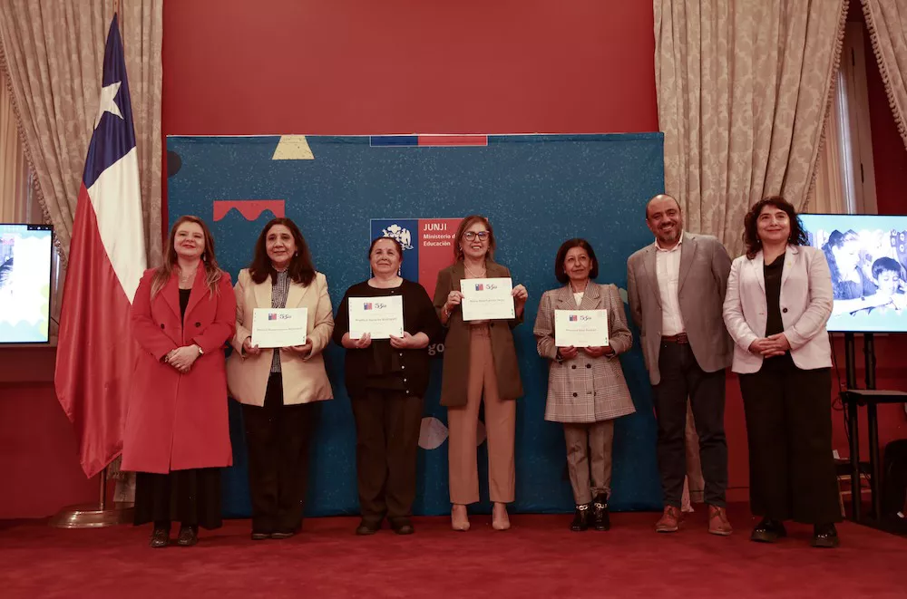 Educadora reconocida Junji