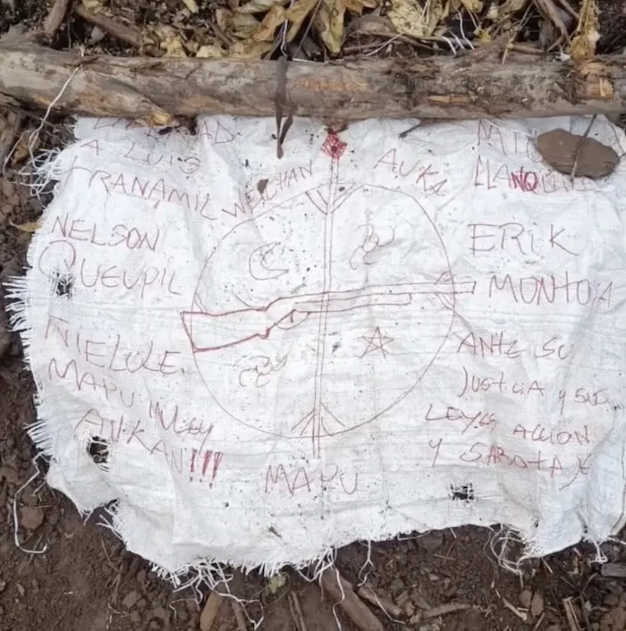 Lienzo ataque a 7 maquinarias en Cunco por la WAM