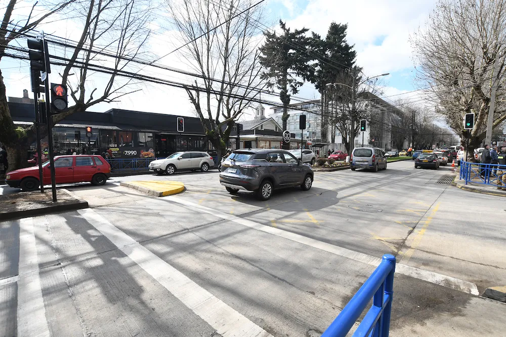 Semáforo en Avenida Alemania con 18 de septiembre