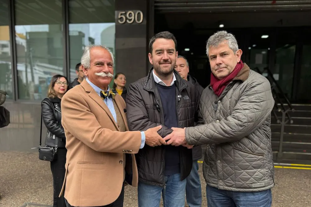 Amarillos confirma apoyo a Luciano Rivas