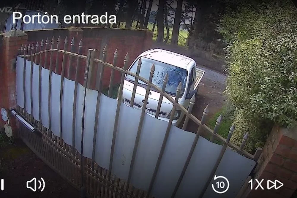 Porton entrada casa en Pumalal