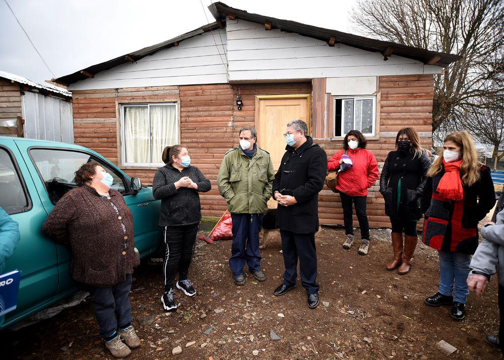 Alcalde Roberto Neira visita campamentos