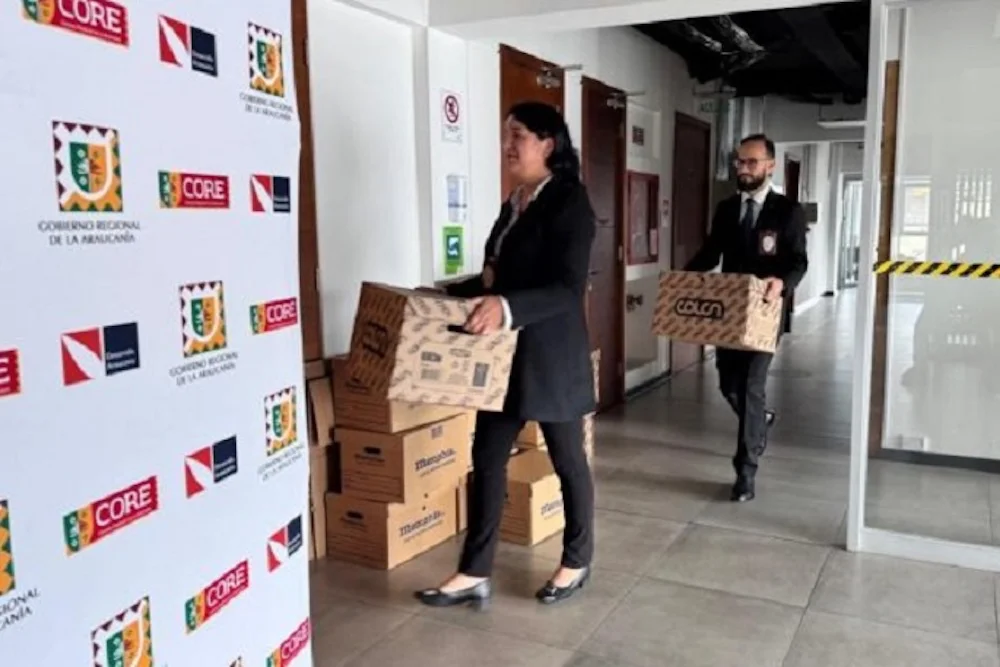 Allanamiento PDI oficinas Corporacion de Desarrollo Araucania