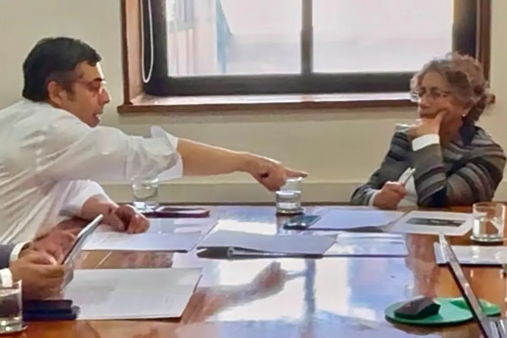 Alcalde de Pucon Sebastian Alvarez en el MOP