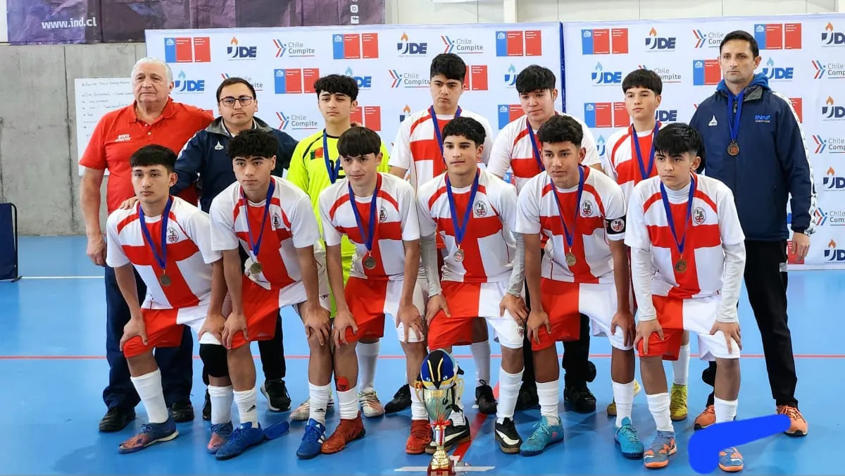 Alumnos del Britanico Campeon Futsal 2023