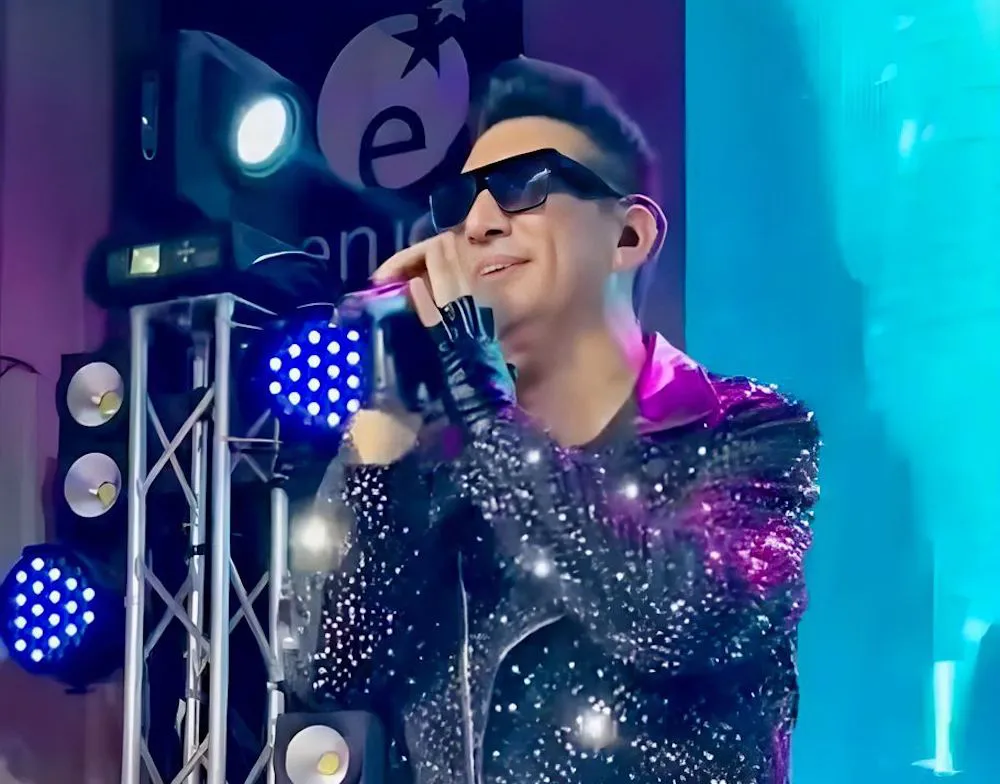Cantante Andrés Fernández