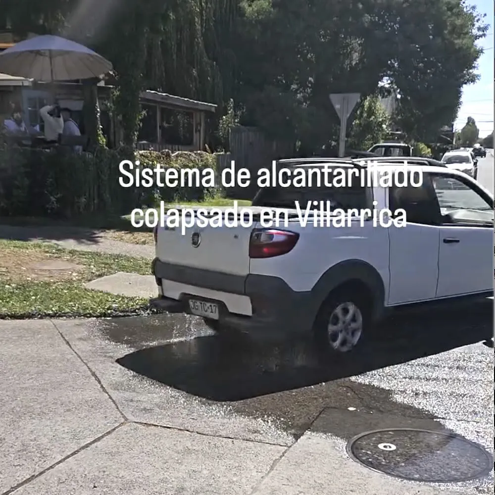 Alcantarillado de Aguas Araucania colapsado en Villarrica