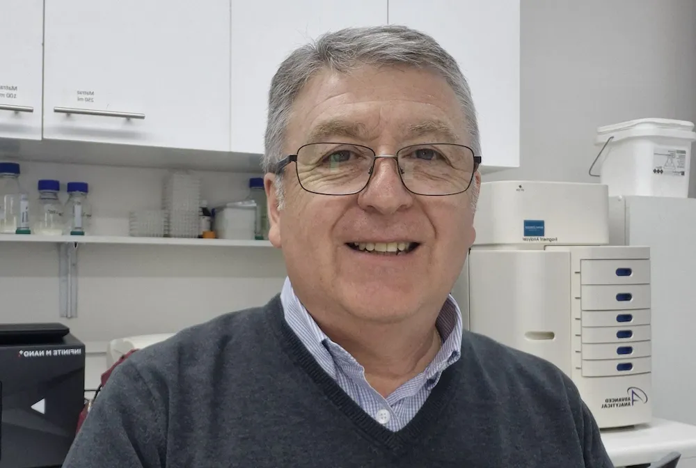 Juan Veloso academico