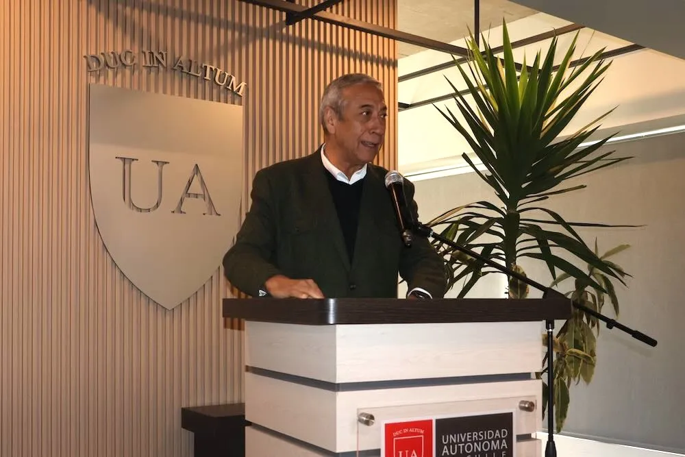 Vicerrector Emilio Guerra