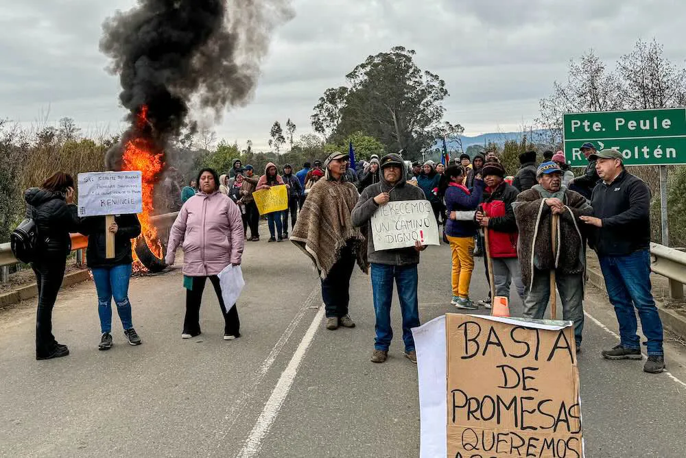 Corte puente Peule en reclamo a Vialidad