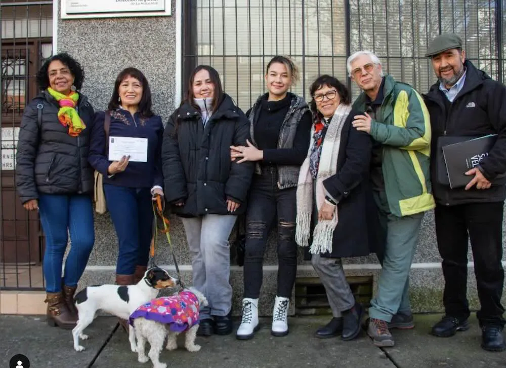 Alejandra Aillapan inscribe candidatura en el Servel