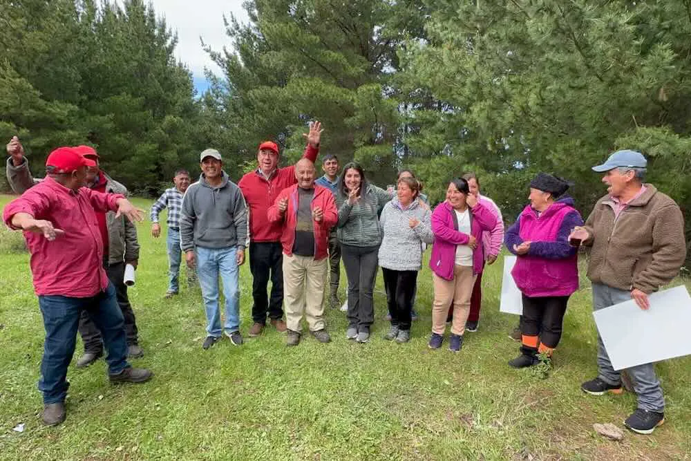 Alcalde Valentin Vidal en actividad de campana