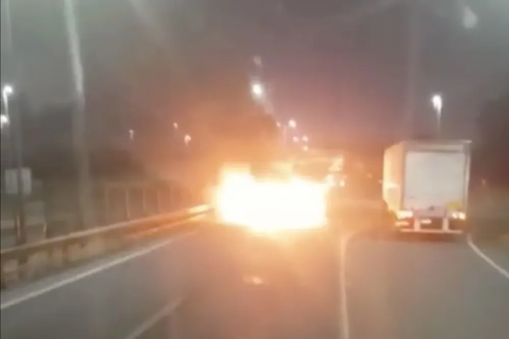 Mujer herida a bala en sus piernas y una camioneta quemada en Ercilla