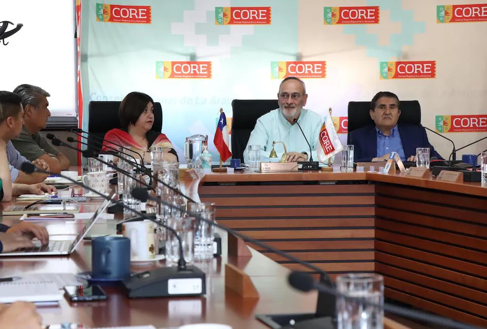 Gobernador Saffirio firma convenios por más $10.659 millones para proyectos de infraestructura en seis comunas (1)