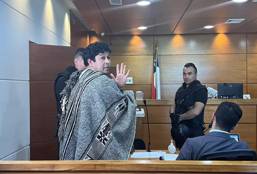 Mijael Carbone en audiencia en Los Angeles