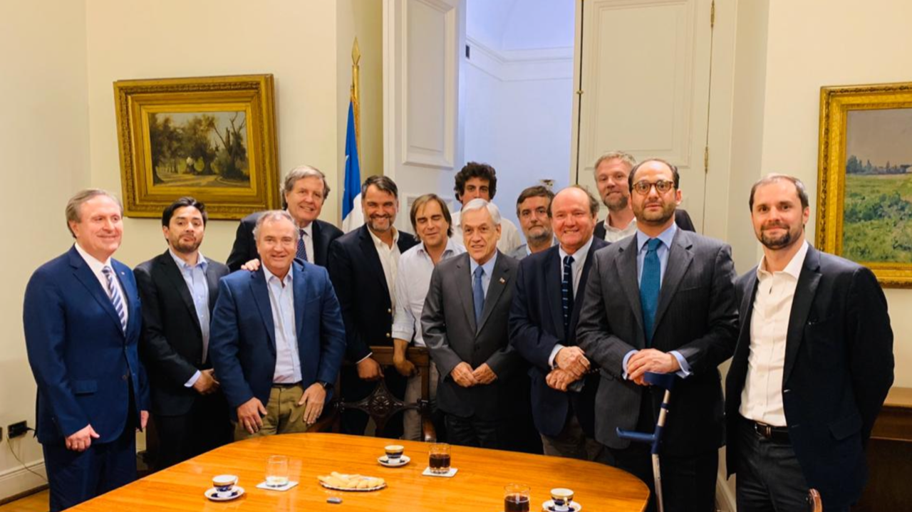 Diputados visitan al Presidente Piñera