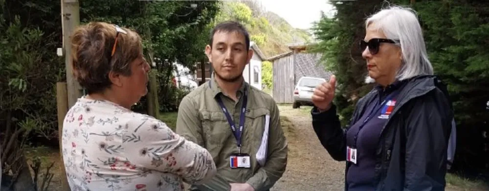 Mujer insiste en negar acceso al Lago Budi