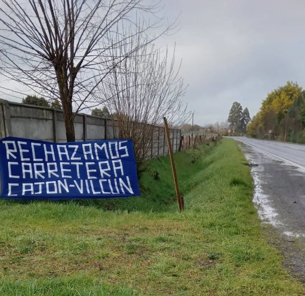 Rechazo a carretera Cajon Vilcun