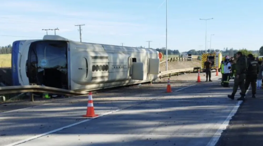Accidente bus en Perquenco