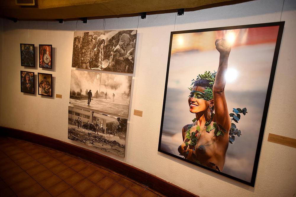 Exposición colectiva Re-Evolución.