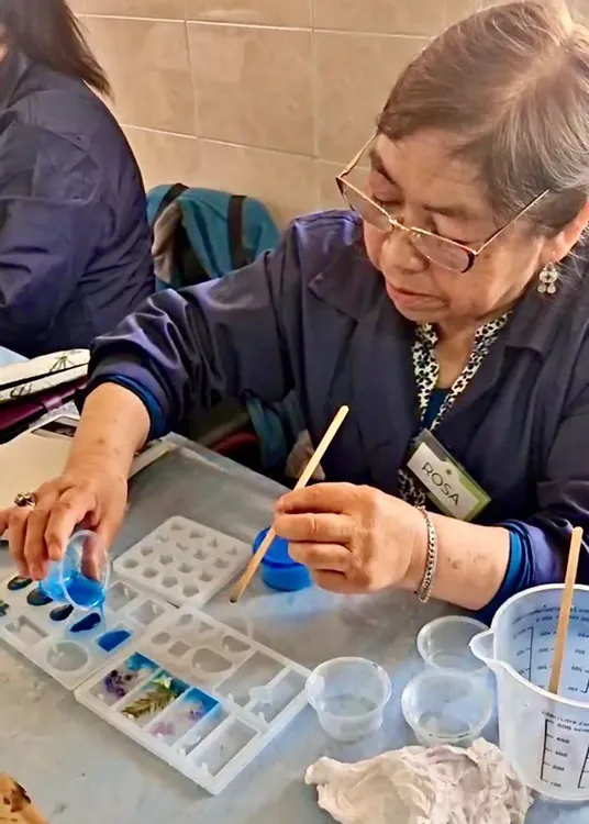 Taller de resina epoxica ejecutado por Sur Talent en Lautaro