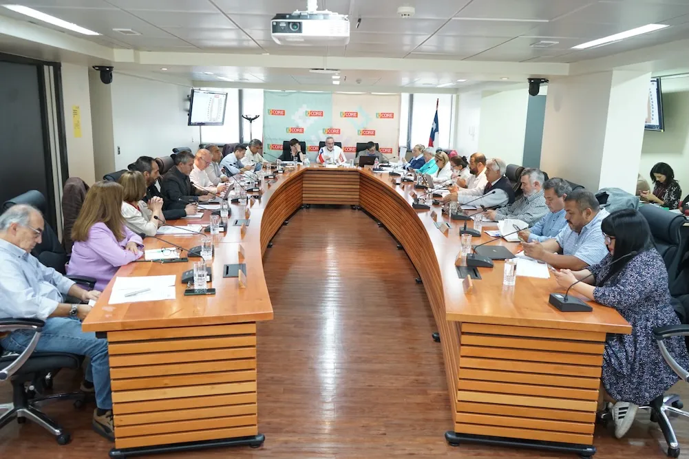 Cores rechazan iniciativa del gobernador regional Rene Saffirio