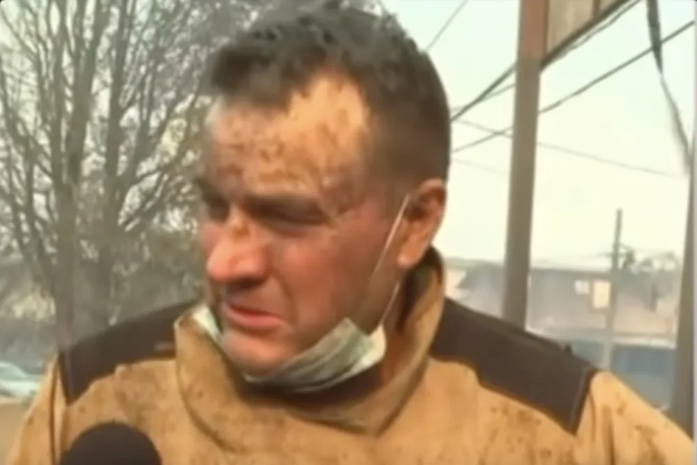 Bombero de Penco que perdio su casa en megaincendio