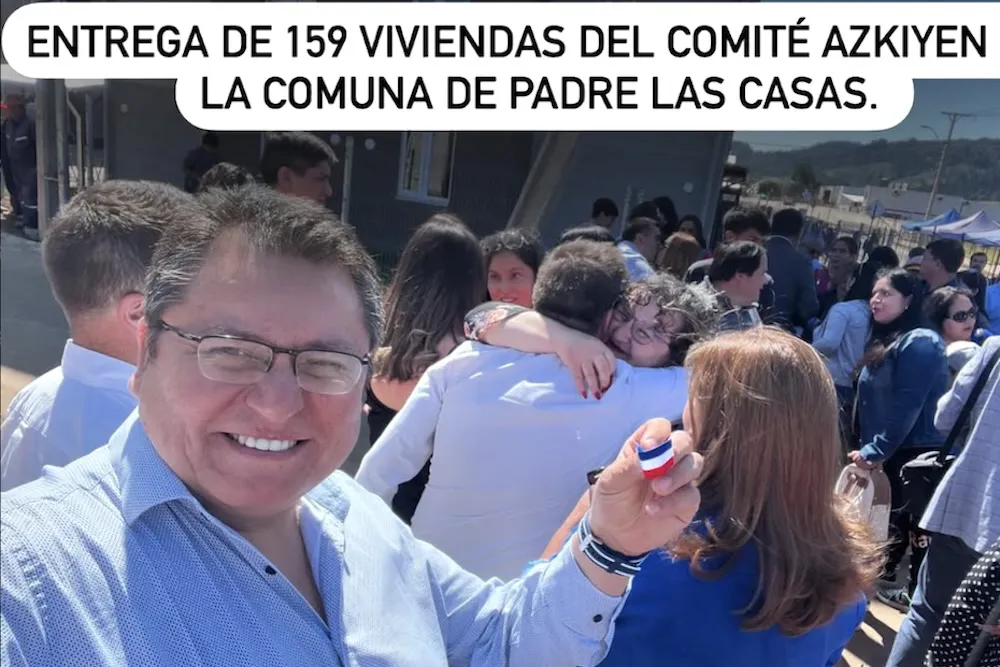 Candidato a diputado DC Carlos Vallejos en entrega de viviendas en PLC