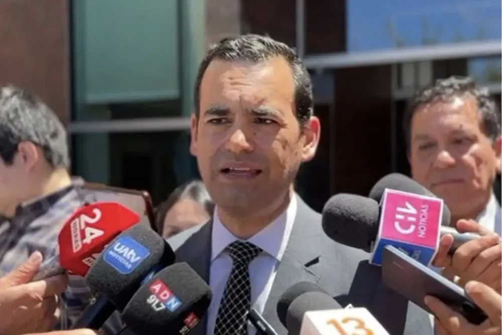 Fiscal Roberto Garrido critica al ministro de Agricultura Estaben Valenzuela