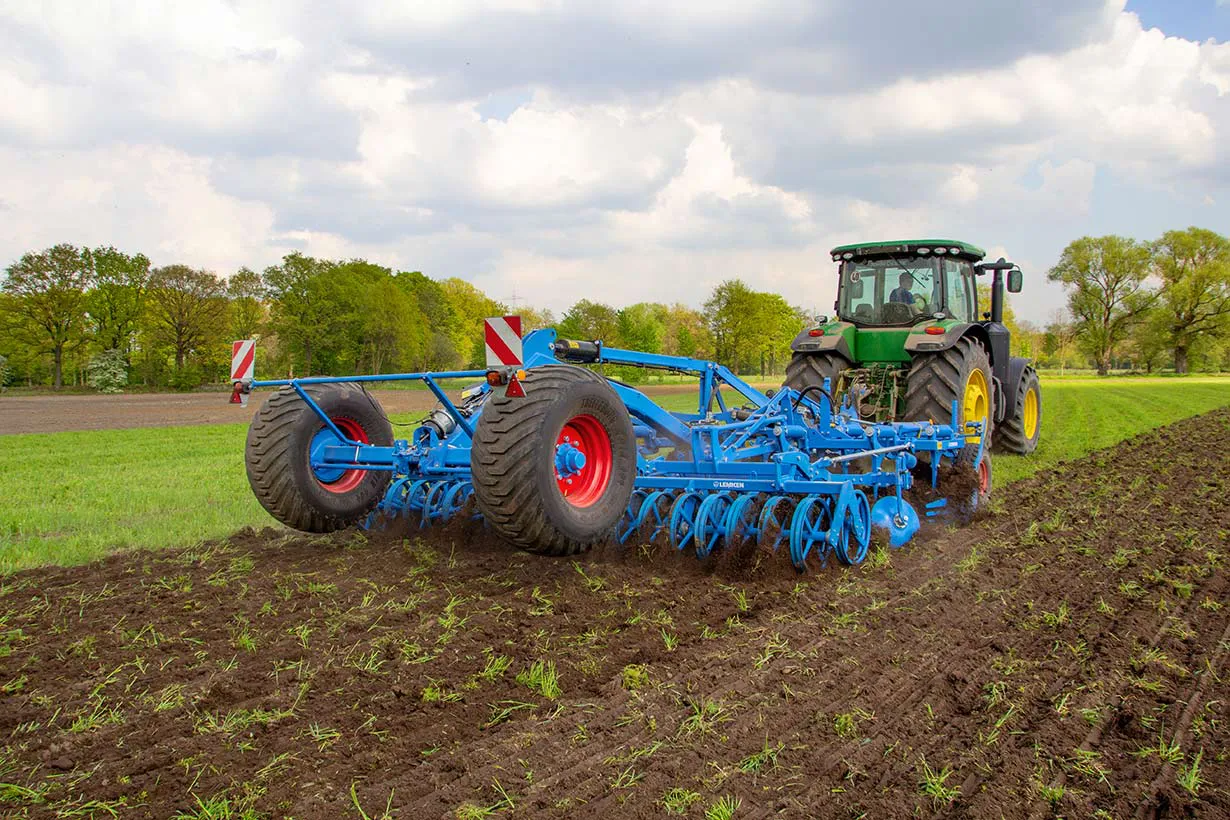 Equipo incorporador tirado por tractor