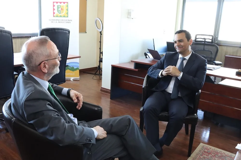 Fiscal Roberto Garrido visita al gobernador Rene Saffirio