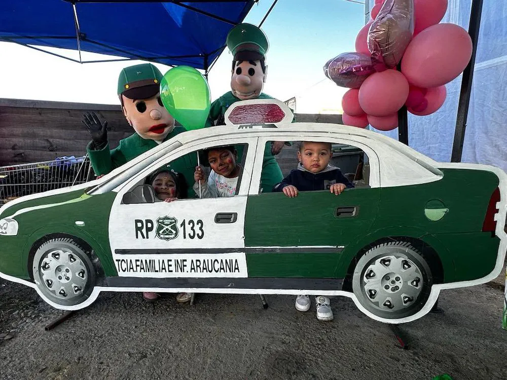 Carabineros en campamento Los Poetas