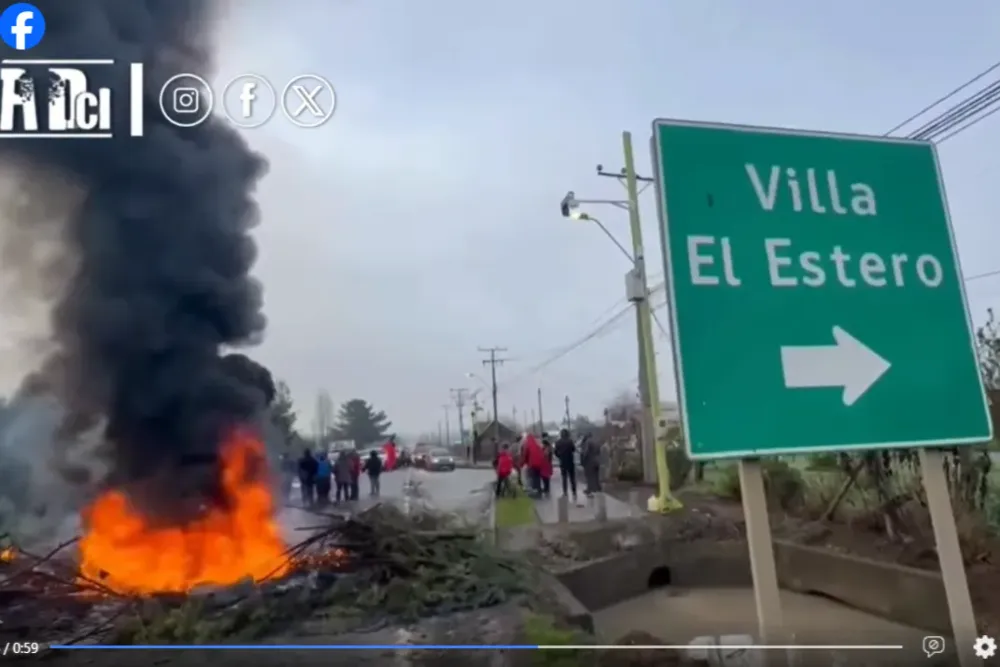 Vecinos de la Villa El Estero de Cholchol se toman la ruta
