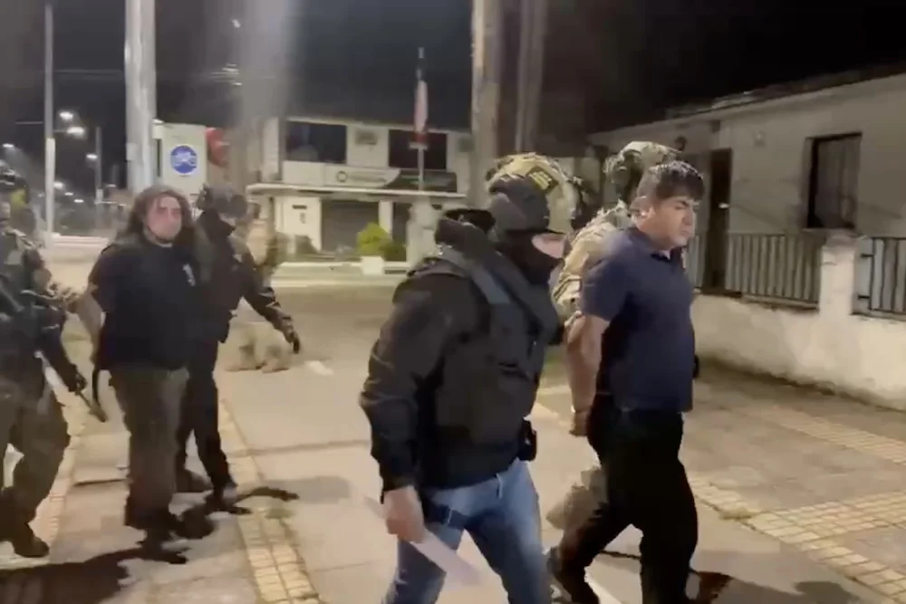 Detencion de presuntos atacantes en atentados incendiarios