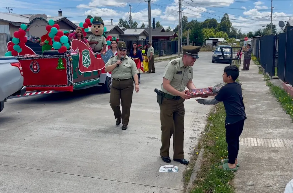 Carabineros en Navidad en Freire