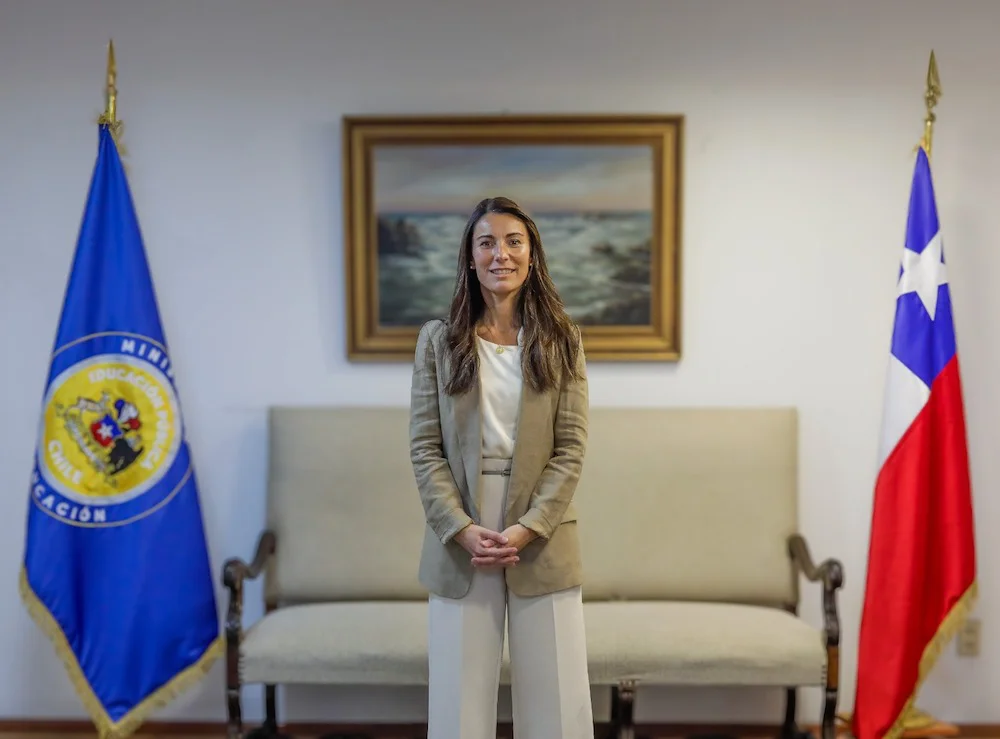 ministra de Educación, María Paz Arzola.